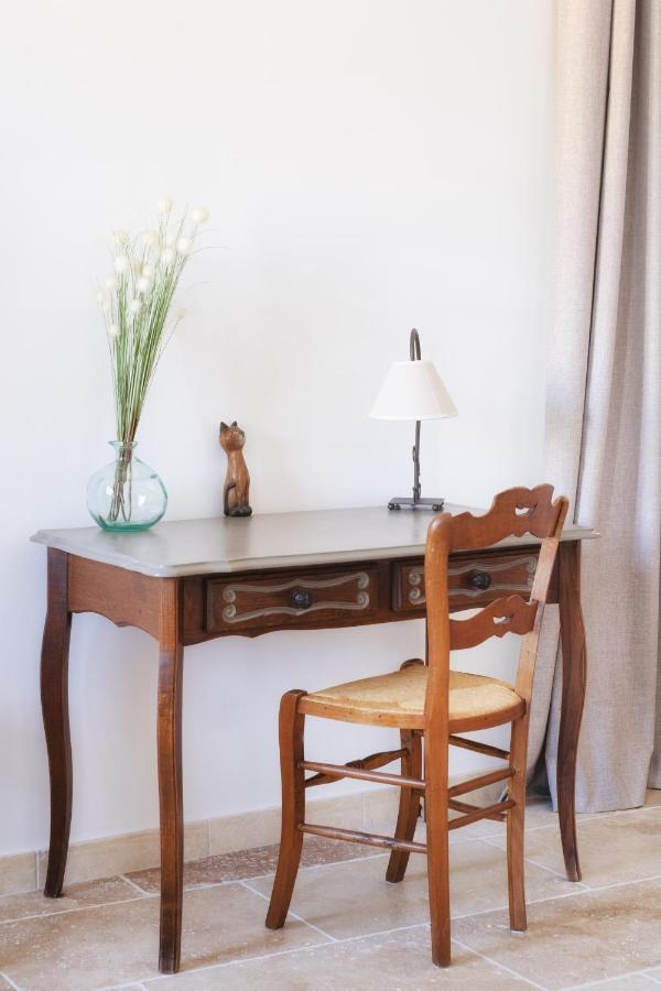 L'Ostal - Bed & Breakfast - Chambres Et Suites De 25 A 40M2 - Spa Saint-Hilaire-dʼOzilhan Buitenkant foto