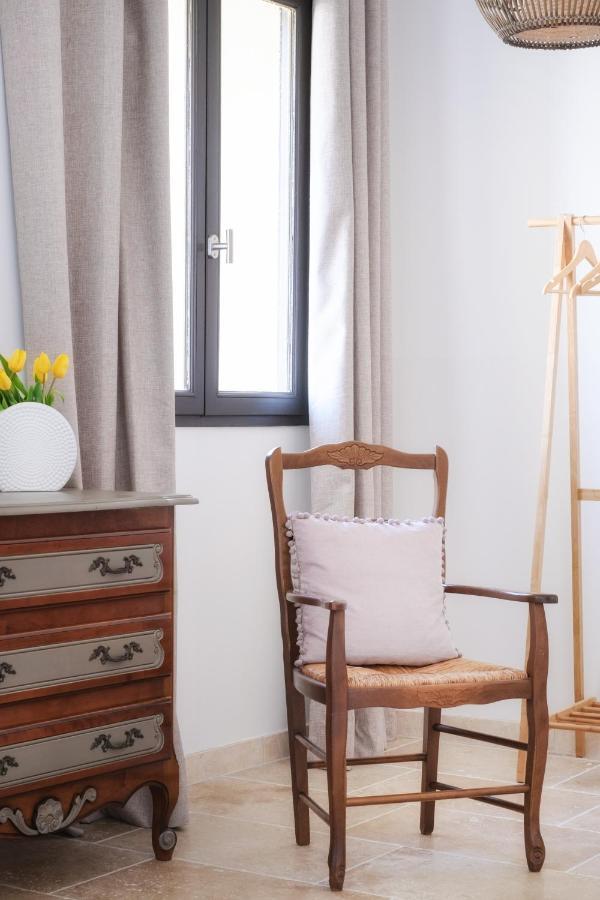 L'Ostal - Bed & Breakfast - Chambres Et Suites De 25 A 40M2 - Spa Saint-Hilaire-dʼOzilhan Buitenkant foto