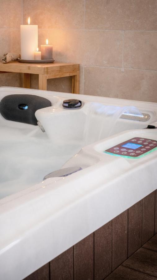 L'Ostal - Bed & Breakfast - Chambres Et Suites De 25 A 40M2 - Spa Saint-Hilaire-dʼOzilhan Buitenkant foto
