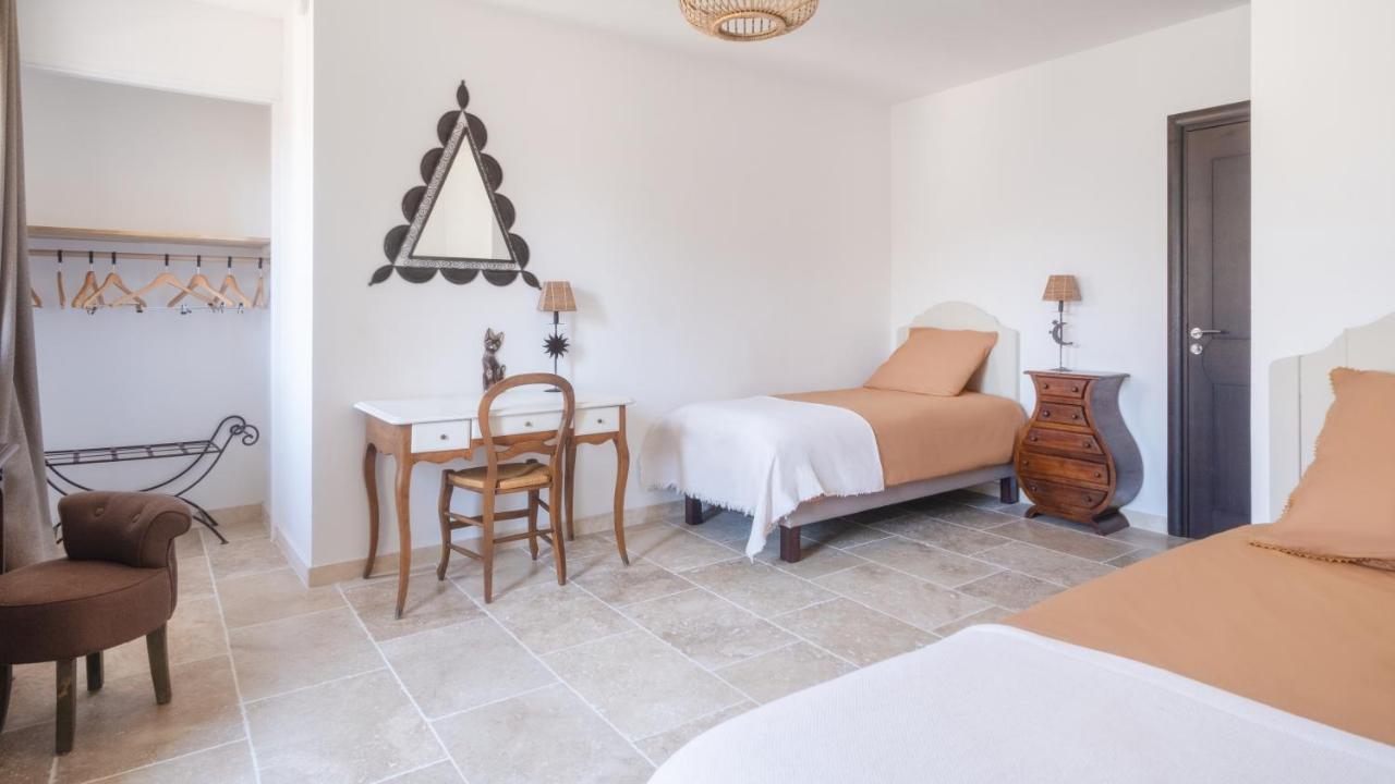 L'Ostal - Bed & Breakfast - Chambres Et Suites De 25 A 40M2 - Spa Saint-Hilaire-dʼOzilhan Buitenkant foto