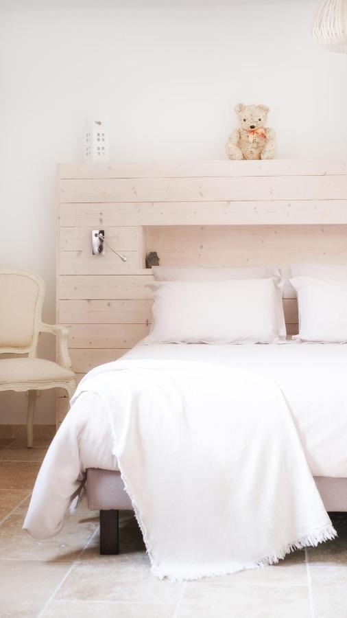 L'Ostal - Bed & Breakfast - Chambres Et Suites De 25 A 40M2 - Spa Saint-Hilaire-dʼOzilhan Buitenkant foto