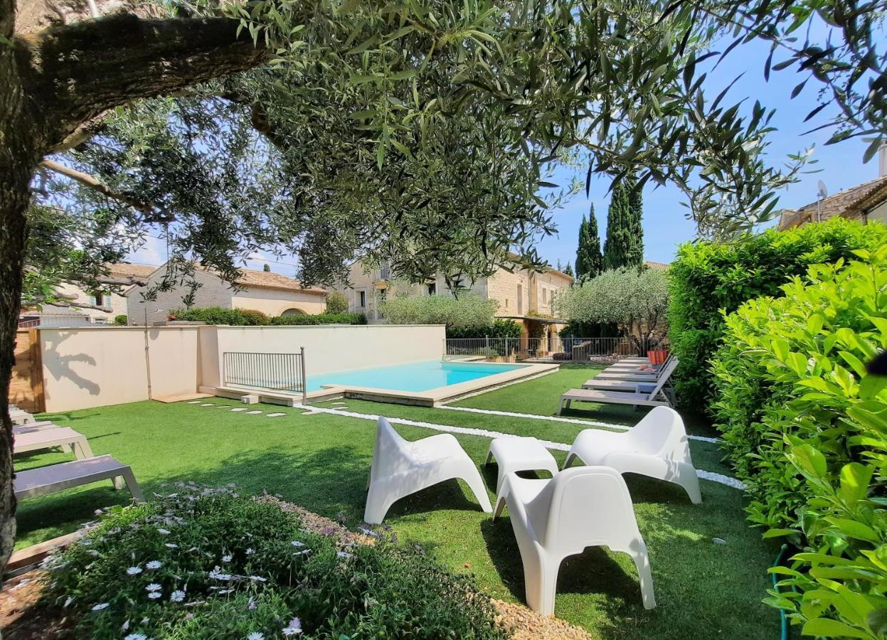 L'Ostal - Bed & Breakfast - Chambres Et Suites De 25 A 40M2 - Spa Saint-Hilaire-dʼOzilhan Buitenkant foto