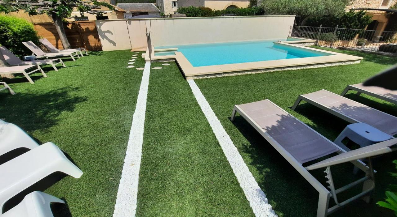 L'Ostal - Bed & Breakfast - Chambres Et Suites De 25 A 40M2 - Spa Saint-Hilaire-dʼOzilhan Buitenkant foto